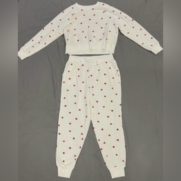 Colsie White Jogger Set with Red Hearts - Picture 2 of 4